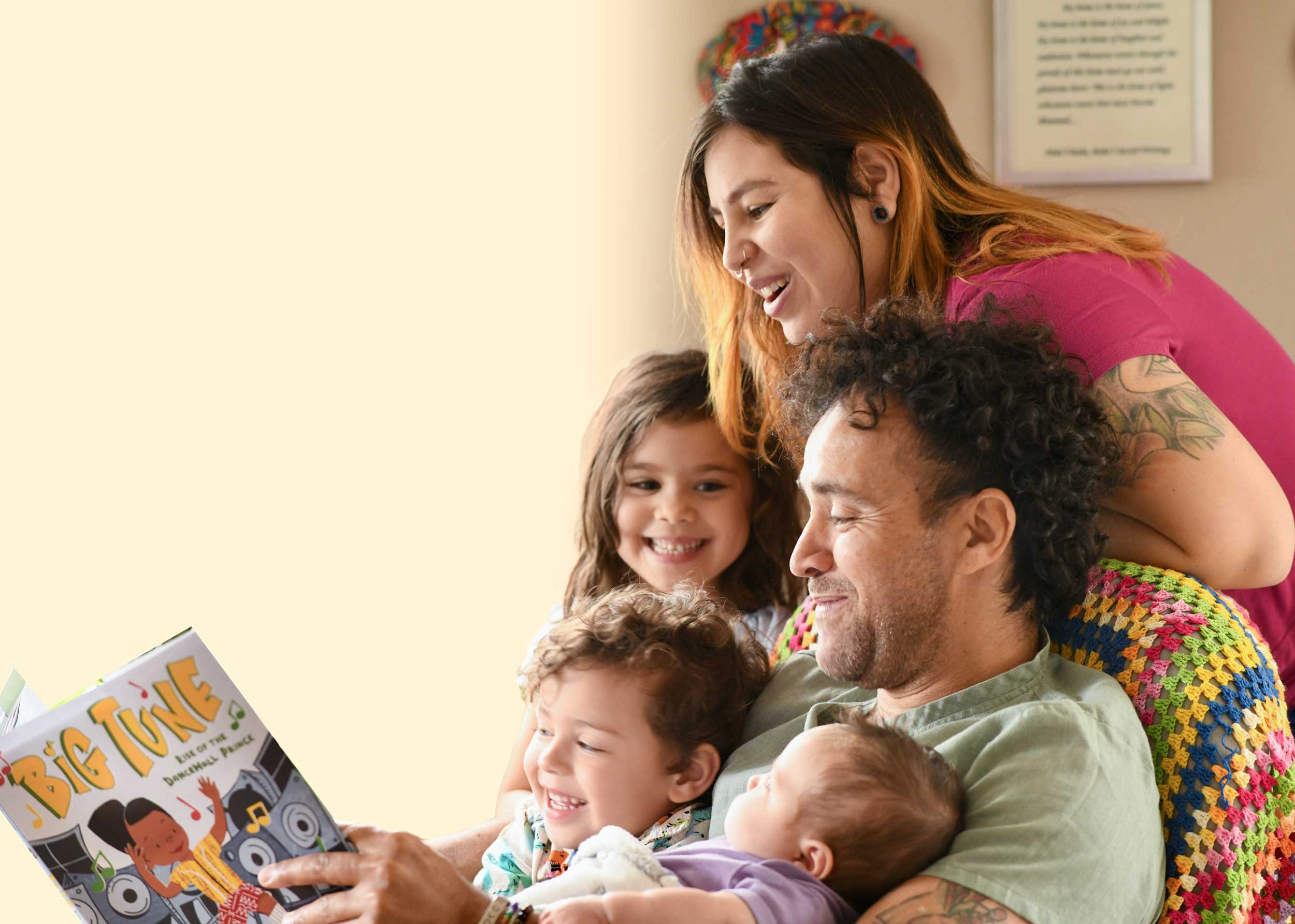 r138-family-photo-crop-17189111178211.jpg