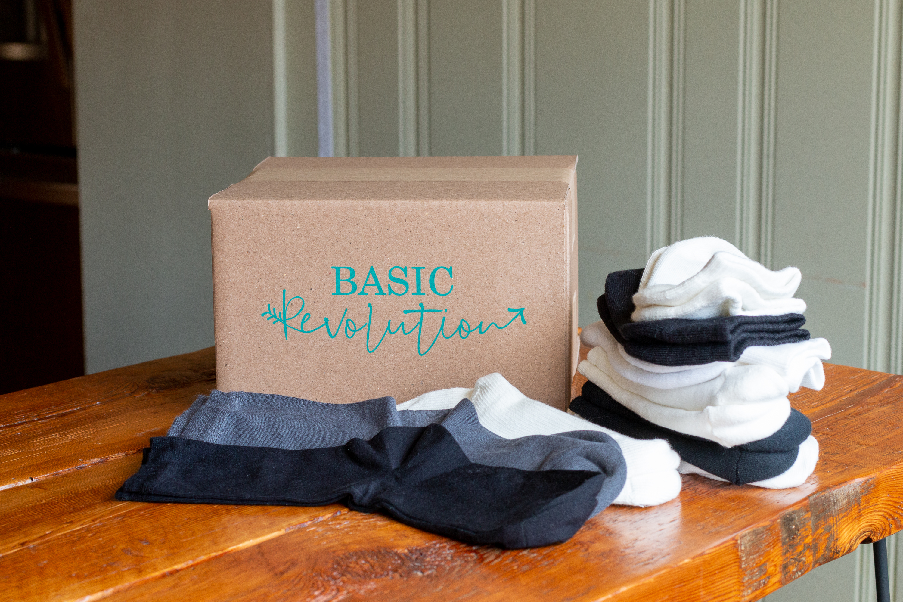 946-box-with-new-socks-5889.jpg