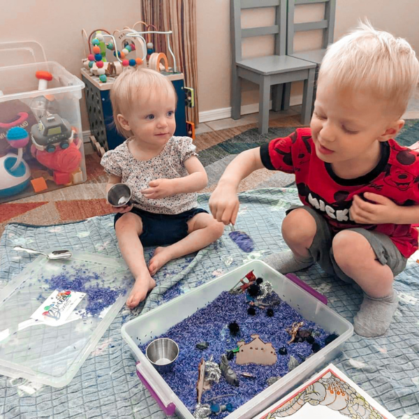 Sensory play knights and dragons clean up