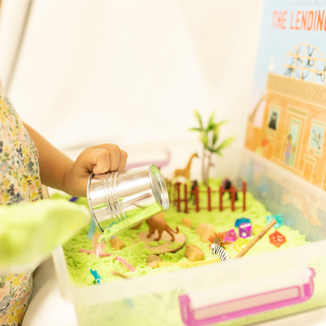 Broccoli Boxes Zoo Sensory Kit Playing