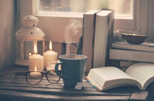 310-beautiful-books-candles-coffee-favimcom-2348874.jpg