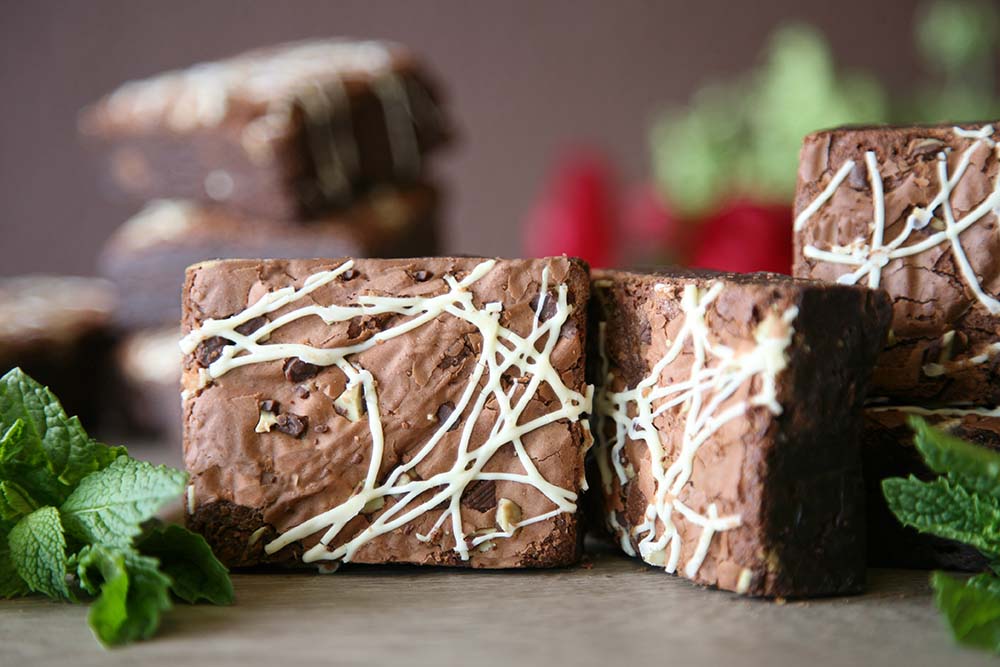 281-chocolate-maven-bakery-mint-chocolate-brownies-web.jpg