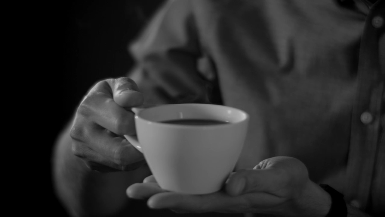 r62-coffee-cup-in-hands.jpg
