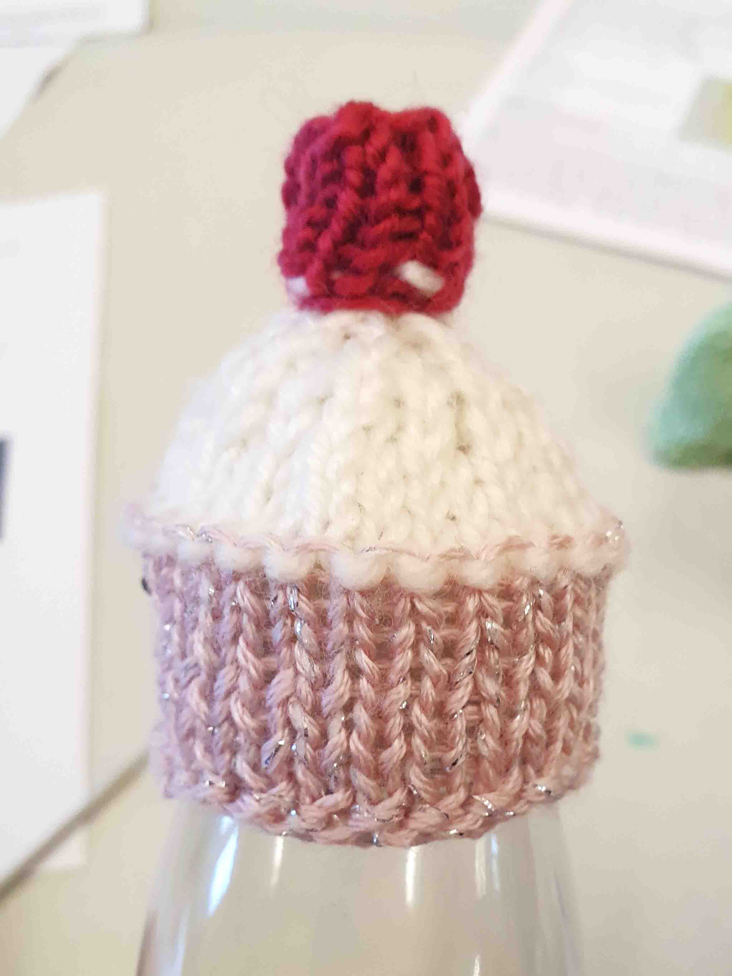 Cupcake shaped little knitted hat