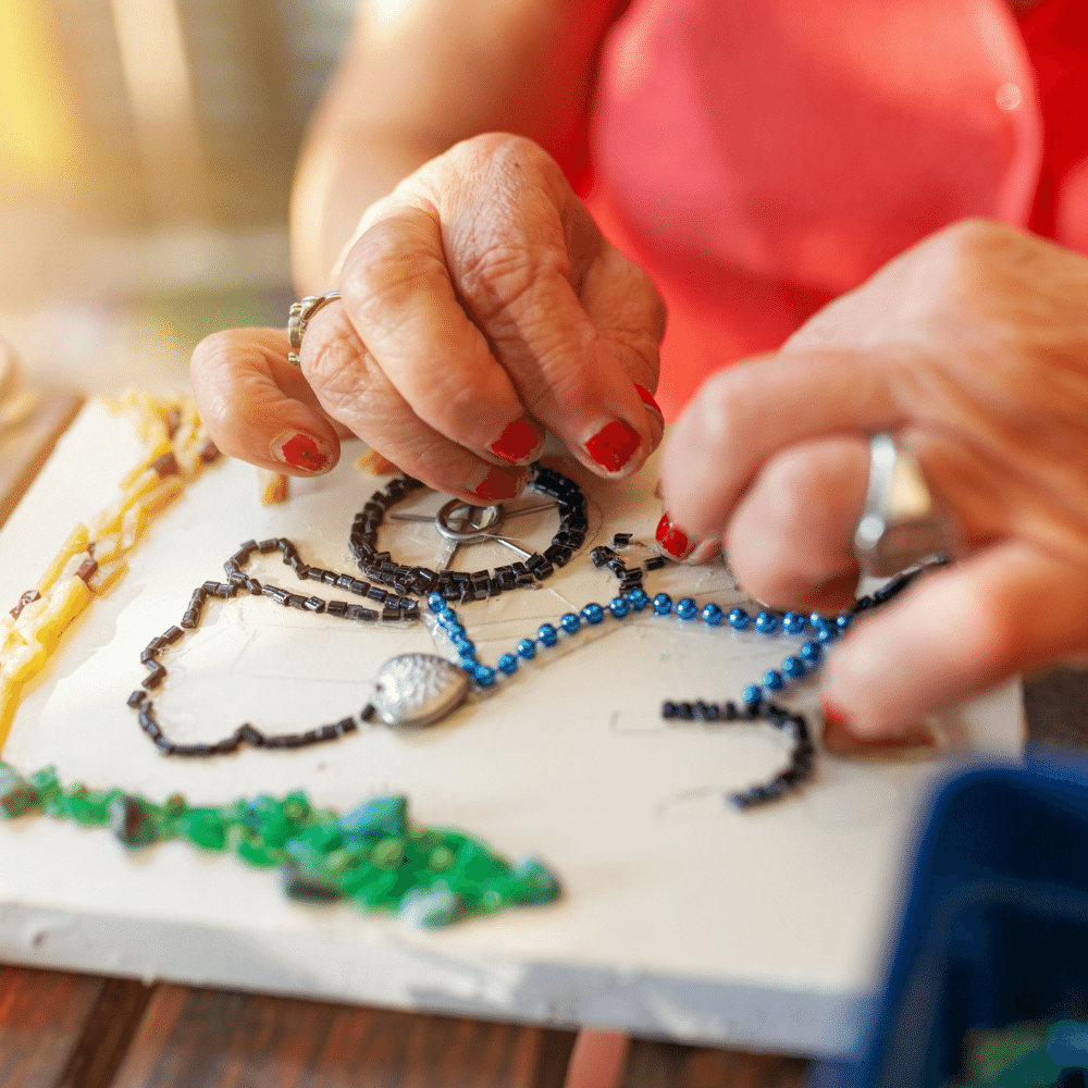 2511-curiosity-box-adult-crafting-bead-art-16864114910561.png