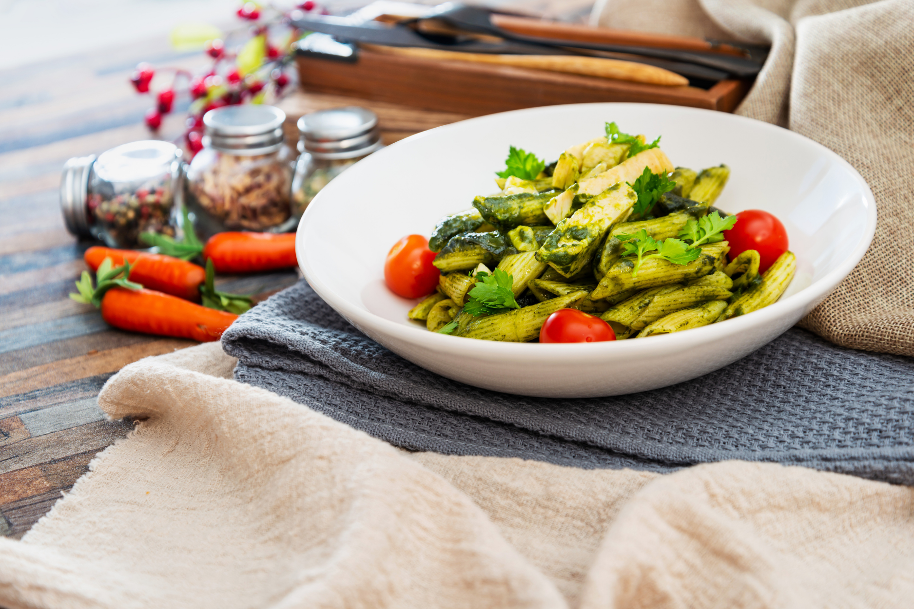 1417-dkpestochickenpenne.png