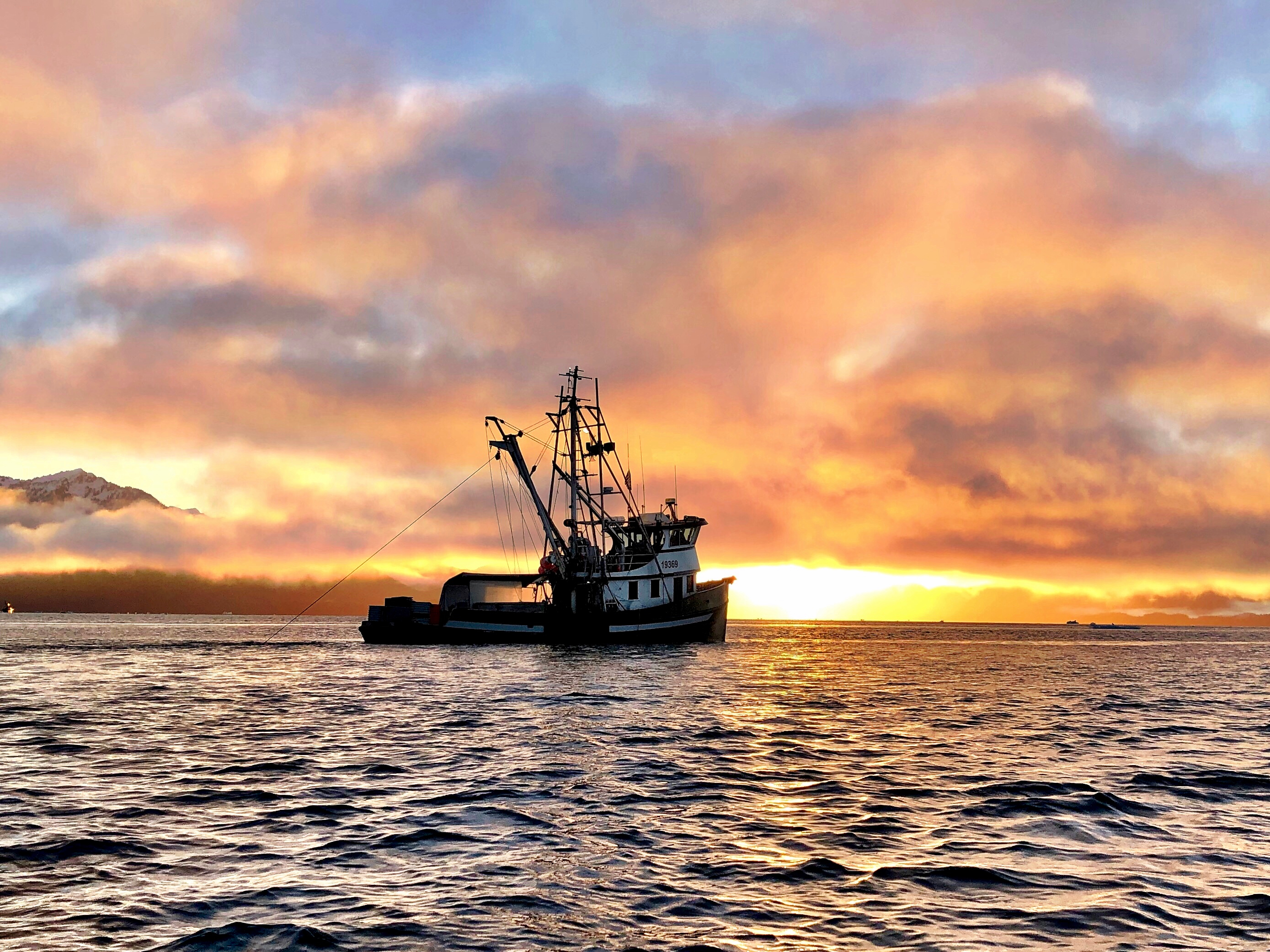 251-fishing-boat-morning.jpeg