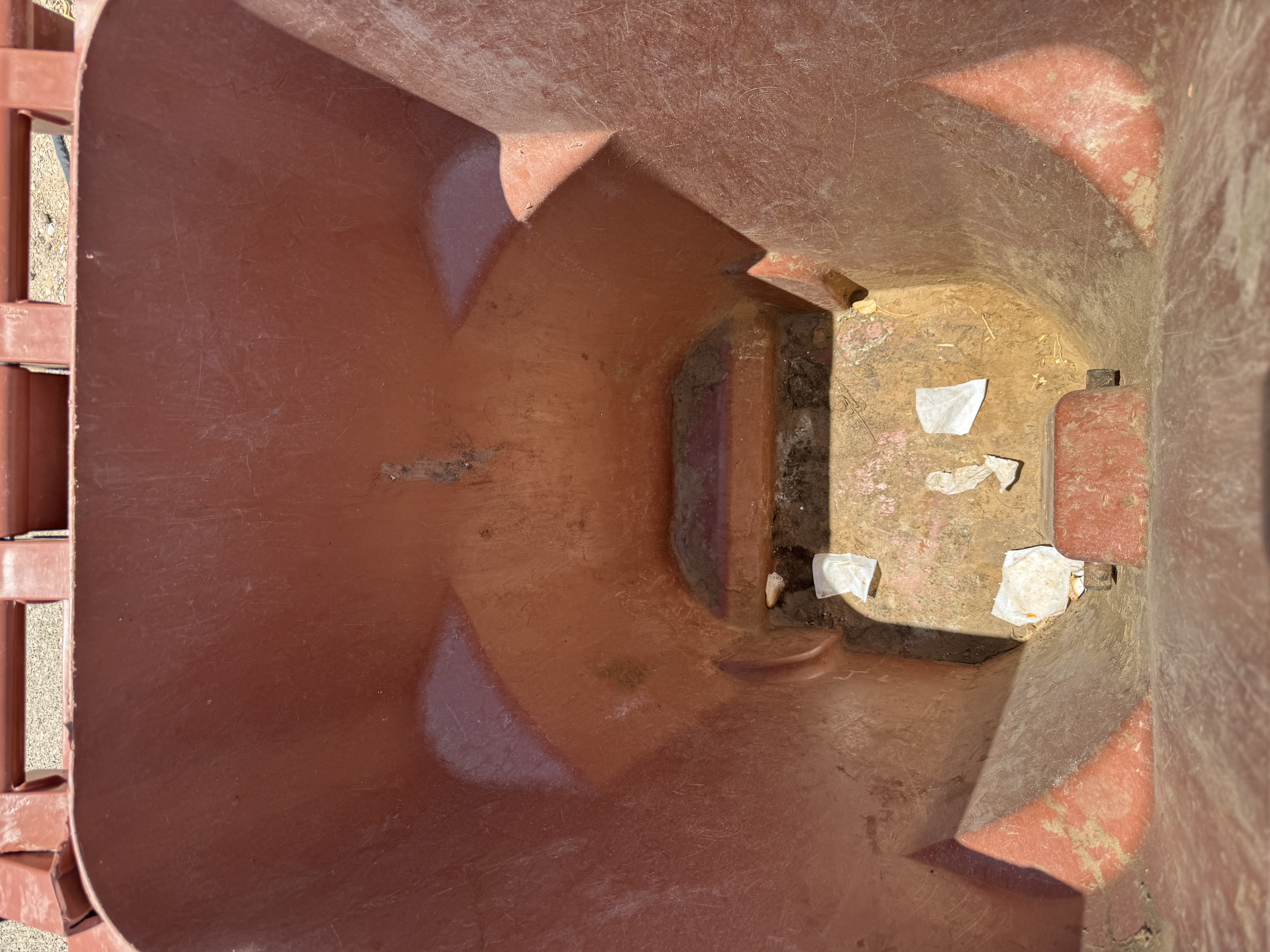 r256-dirtytrashcan-17507893416565.jpg