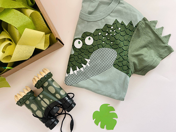 green alligator t-shirt and jungle safari toy binoculars for kids