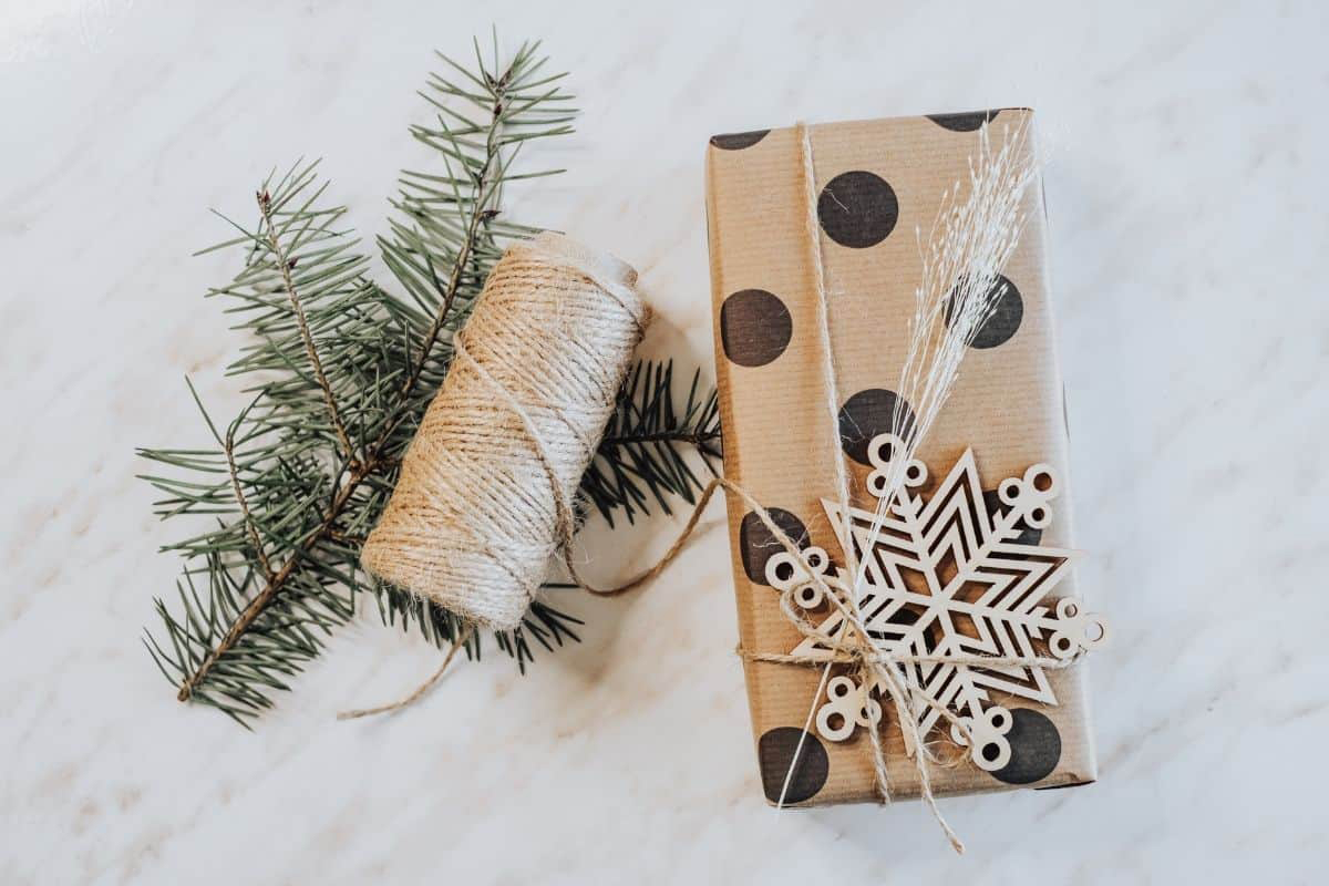 wooden snowflake DIY wrapping paper