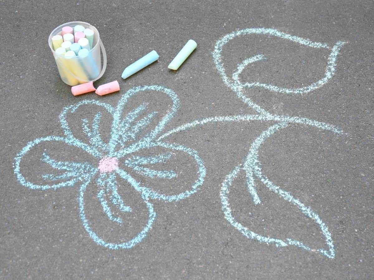 flower chalk beginner art ideas