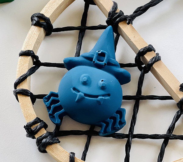 blue spider Halloween crayon