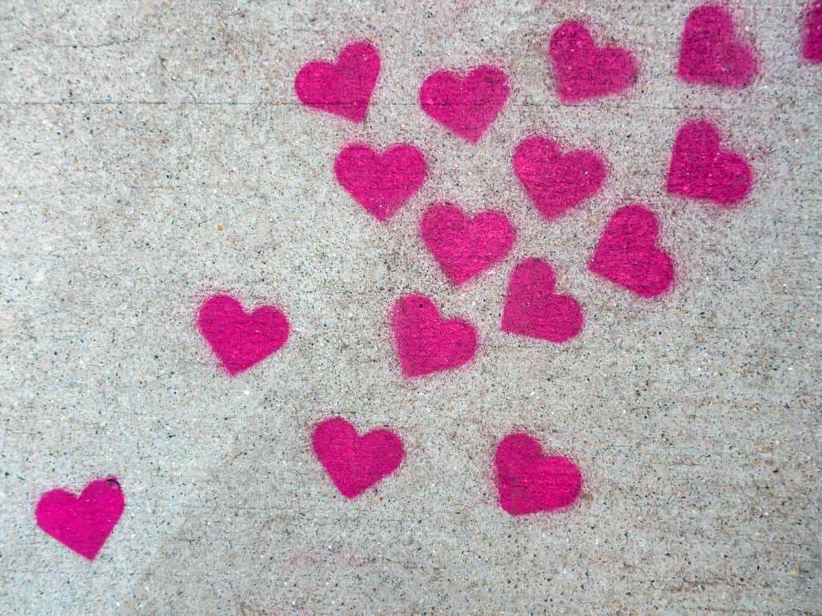 heart spray chalk art