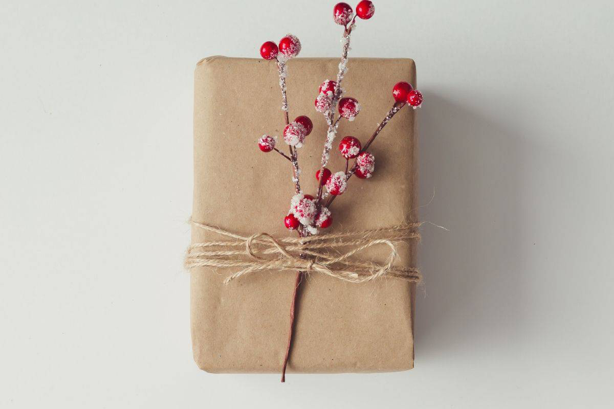 holly berry gift wrap