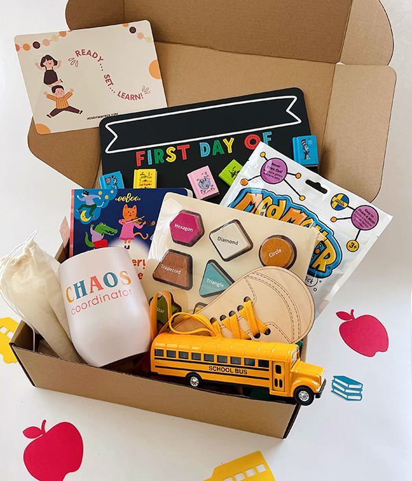 the August 2023 Howdy Baby kids homeschool subscription box