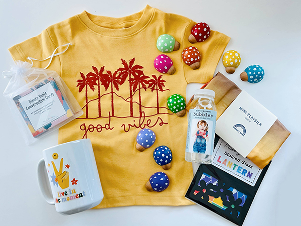 May 2023 Howdy Baby subscription box for mother's day unboxing