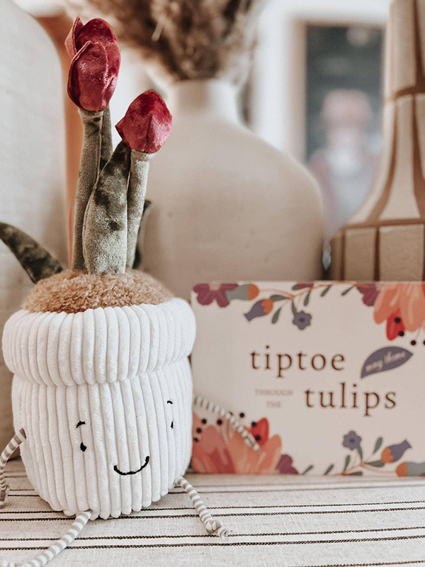 tiptoe through the tulips Howdy Baby and kids Mother's Day themed subscription box May 2022