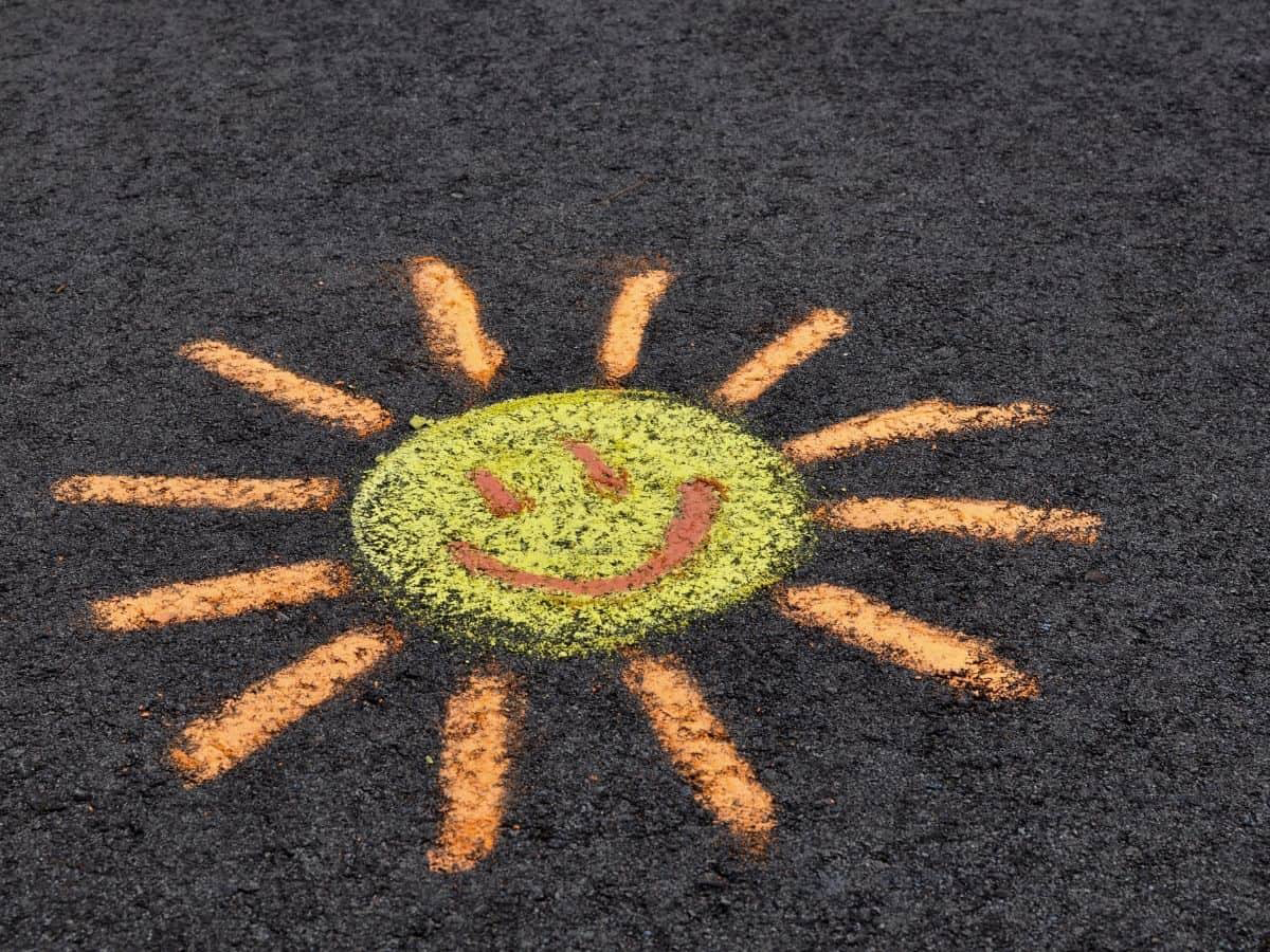 simple sunshine kids sidewalk chalk art