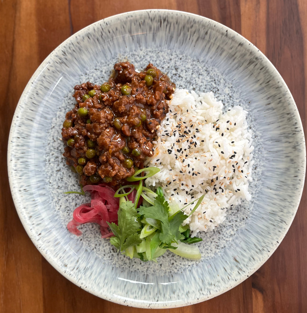 20710361055636-14hoisin-beef-jasmine-rice-pickled-red-onion-greens-17314437433846.png