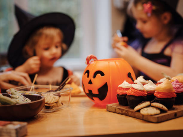 Tuto : Préparer un gâteau pour Halloween en famille et d'autres pâtisseries effrayantes