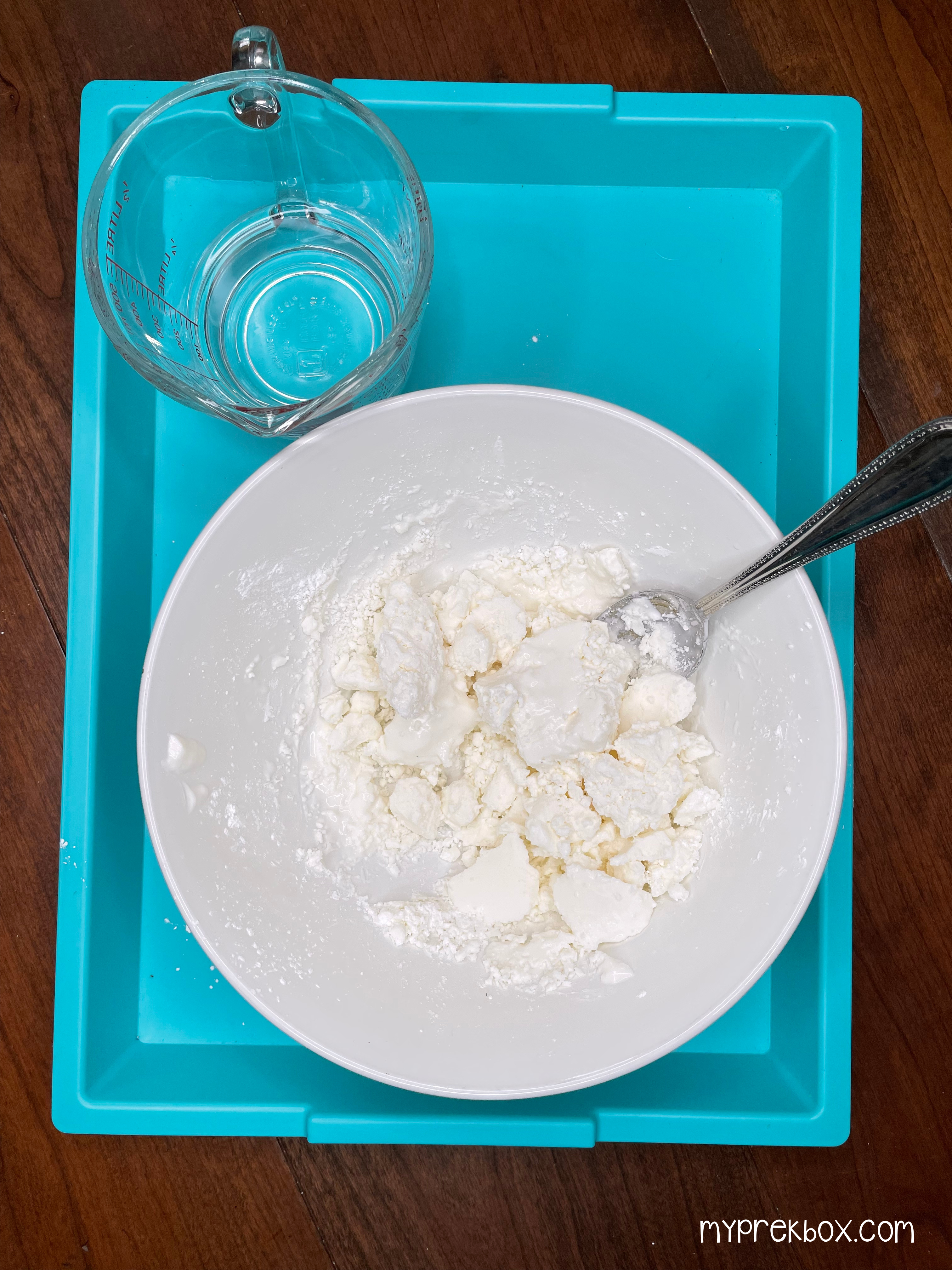 mixing cornstarch and water