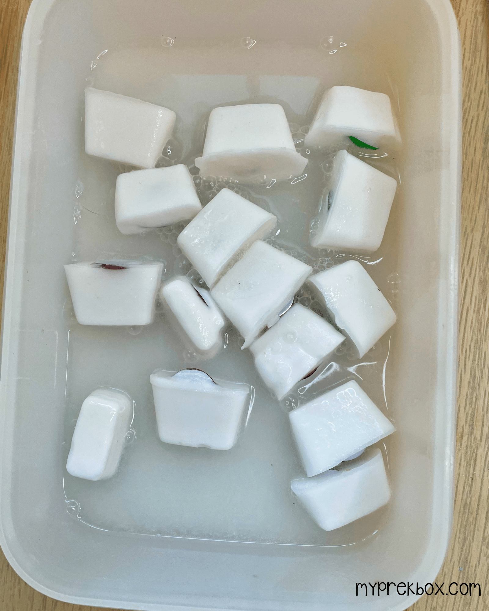 pour vinegar on treasure cubes