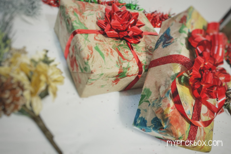 DIY Wrapping Paper: Marble Painting