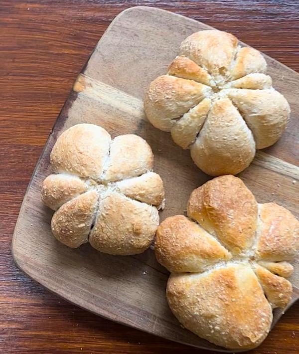 Pumpkin Shaped Bread Rolls: A Sourdough Discard Delight for Halloween