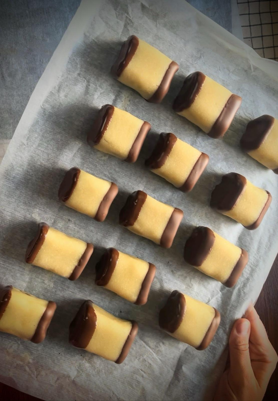Scandinavian rum rolls