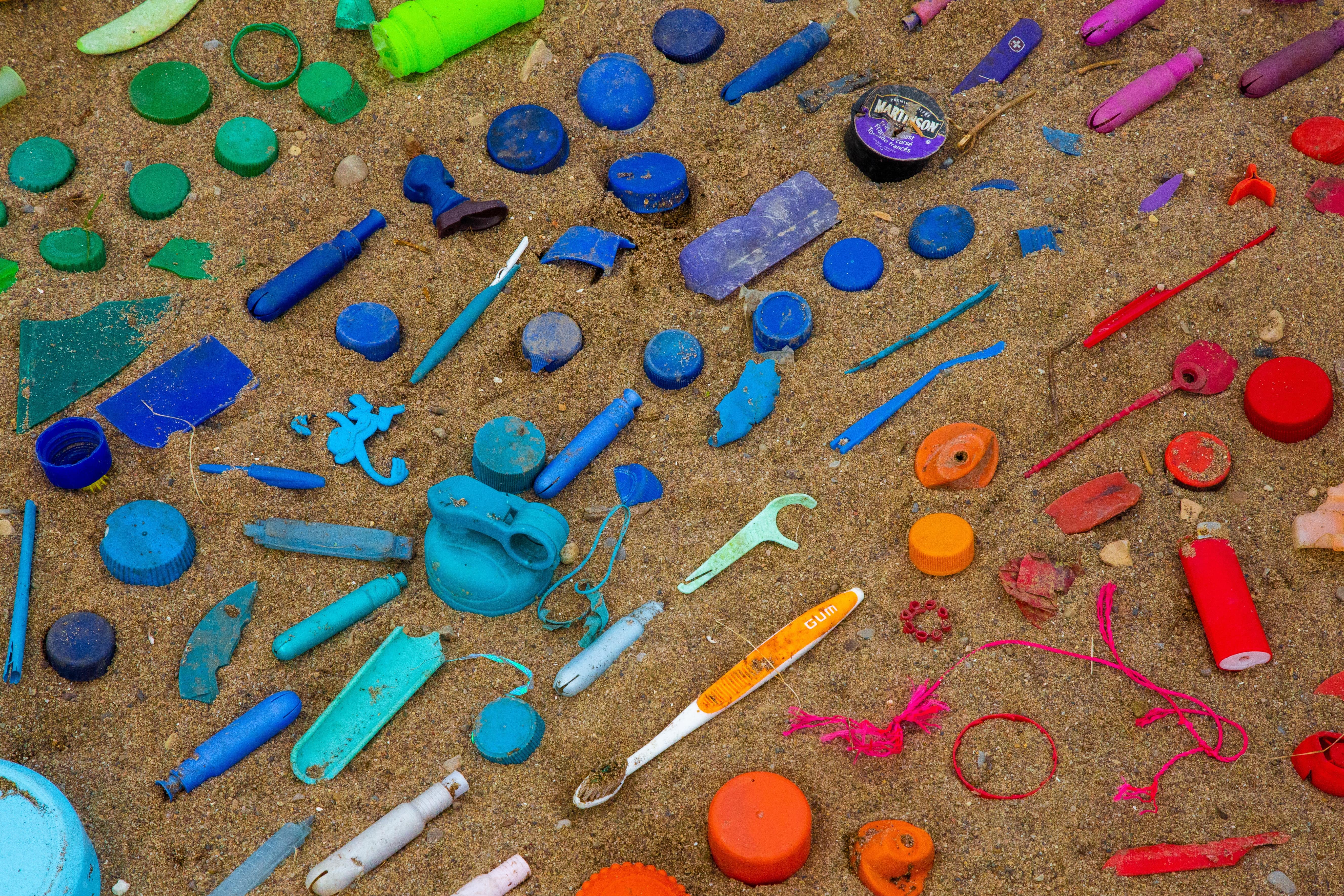 Beach rubbish by Jasmin Sessler