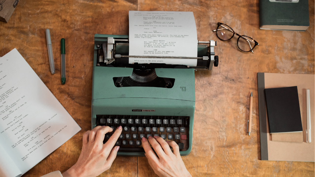 r81-background-typewriter-174906617561.png