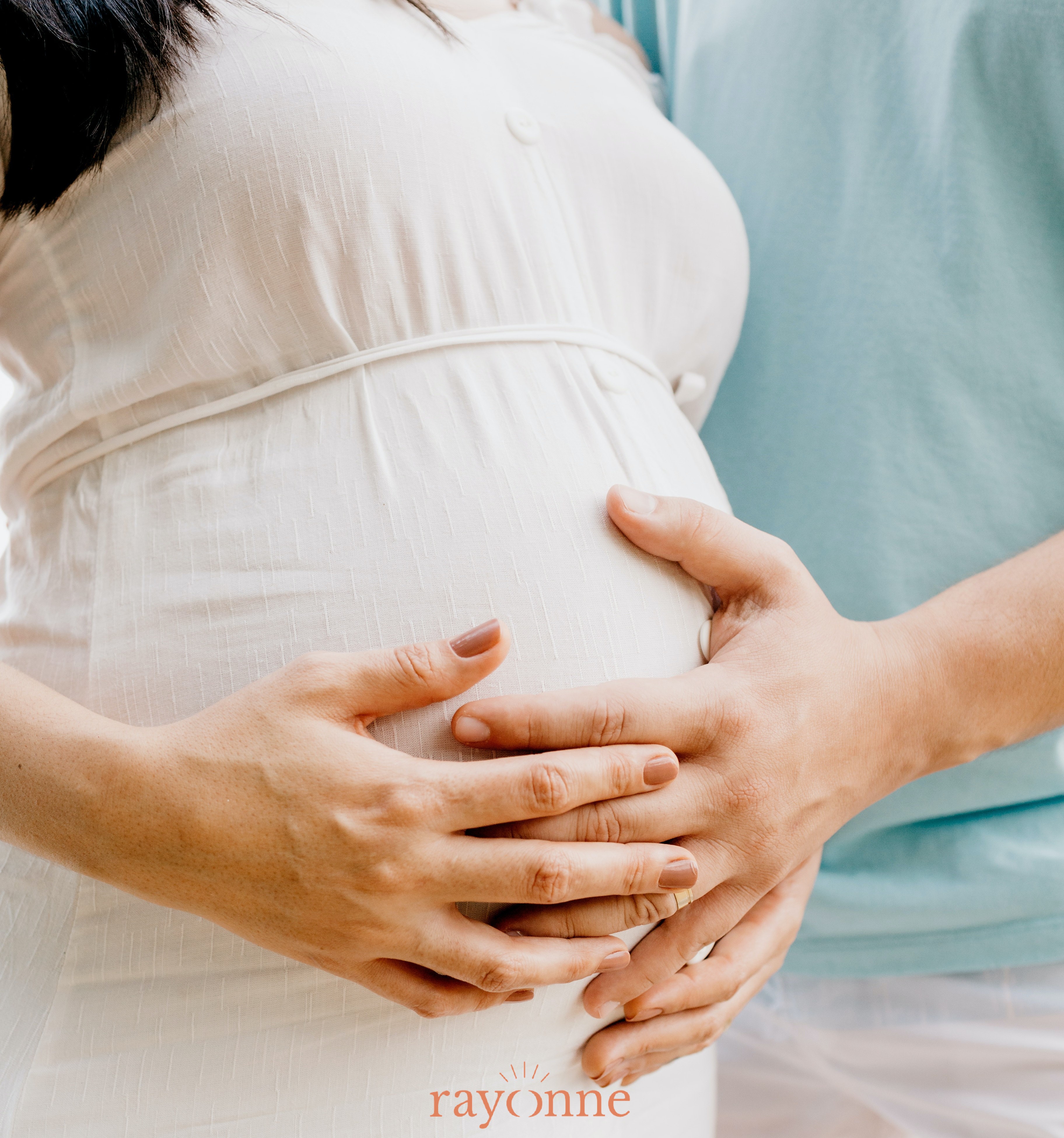Haptonomie : construire une relation unique avec son bébé dès la grossesse