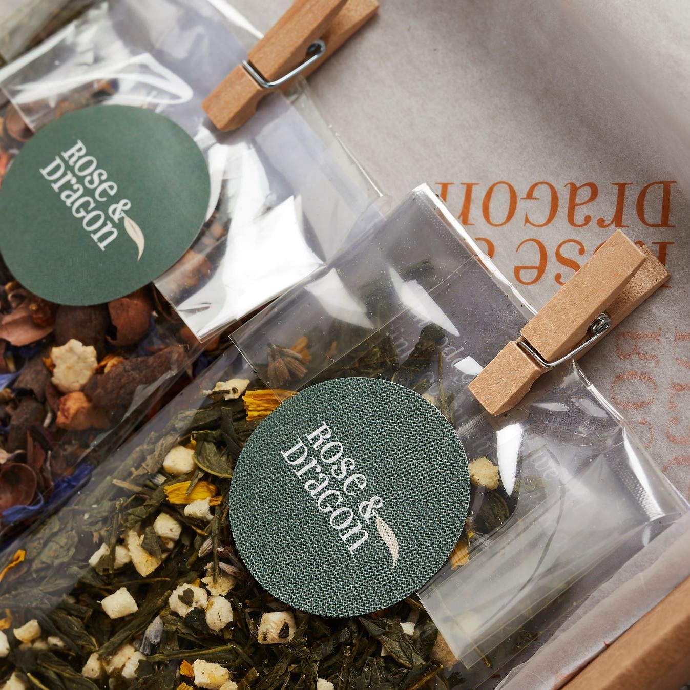 30013471347864-rose-and-dragon-tea-herbal-green-and-black-tea-subscription-packet-close-up.jpg