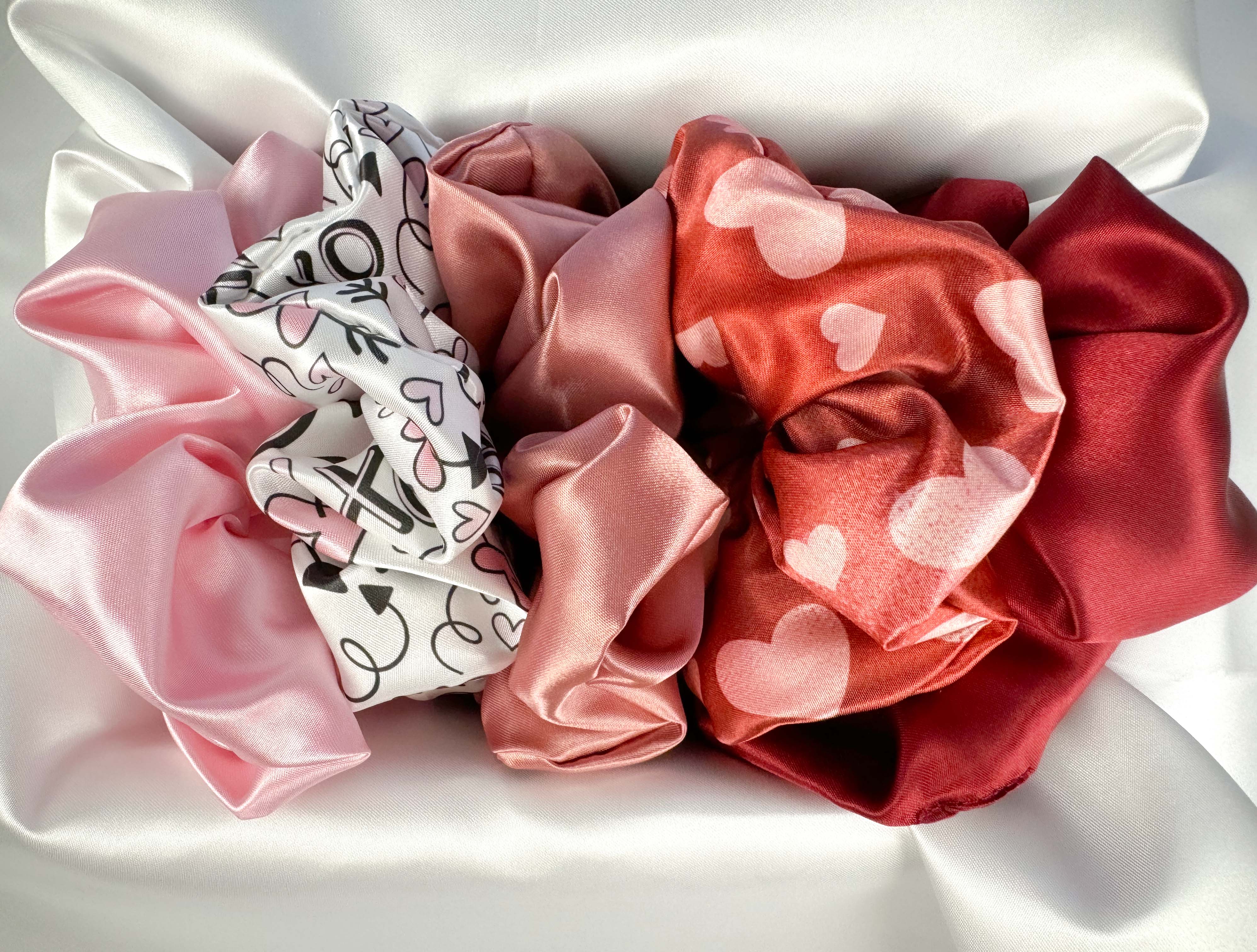 334-5pack-scrunchie-valentines-for-subbly-17540655868607.jpg