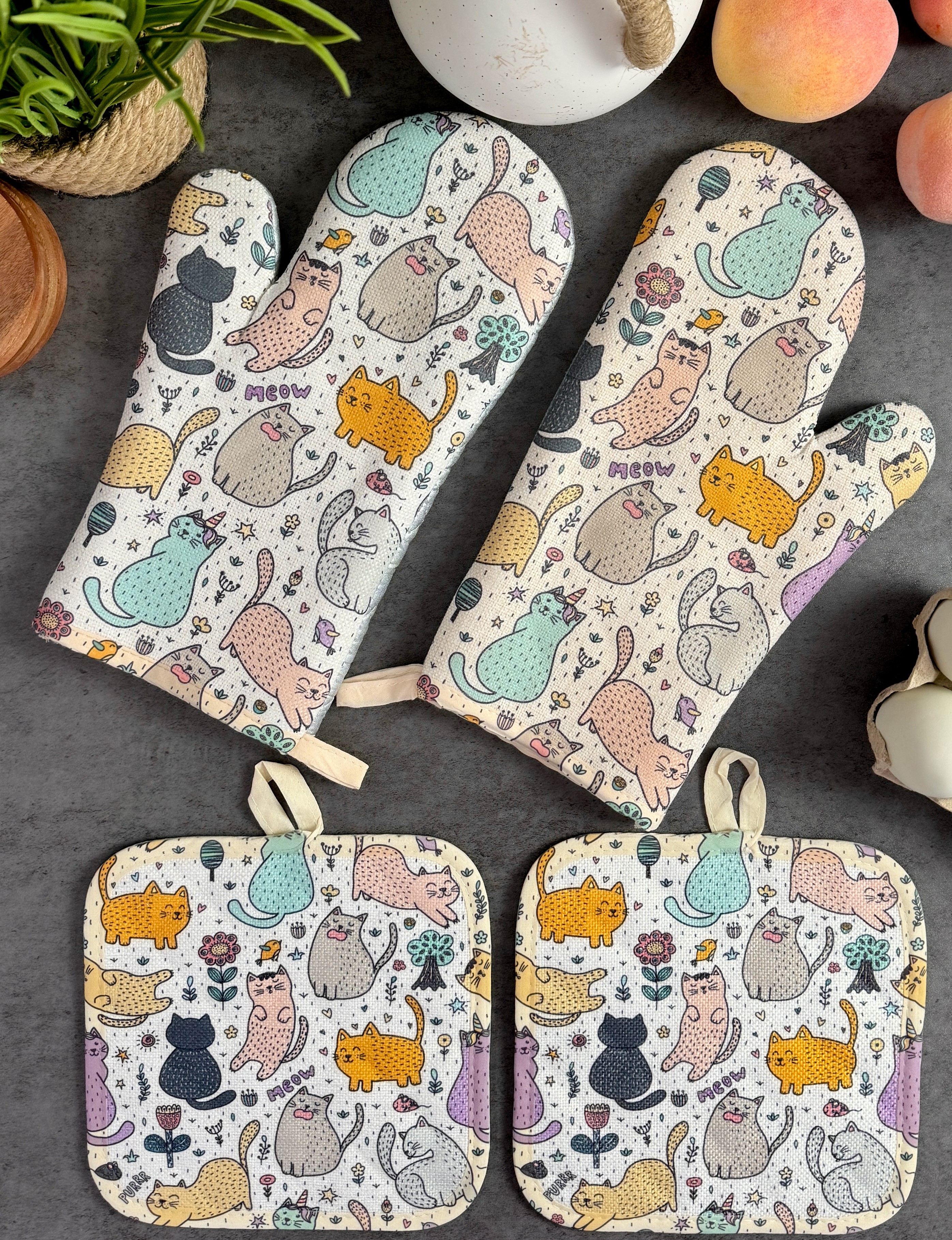 033279336381316-cat-print-oven-mitt-and-potholders-main-pic-17458564543686.jpg