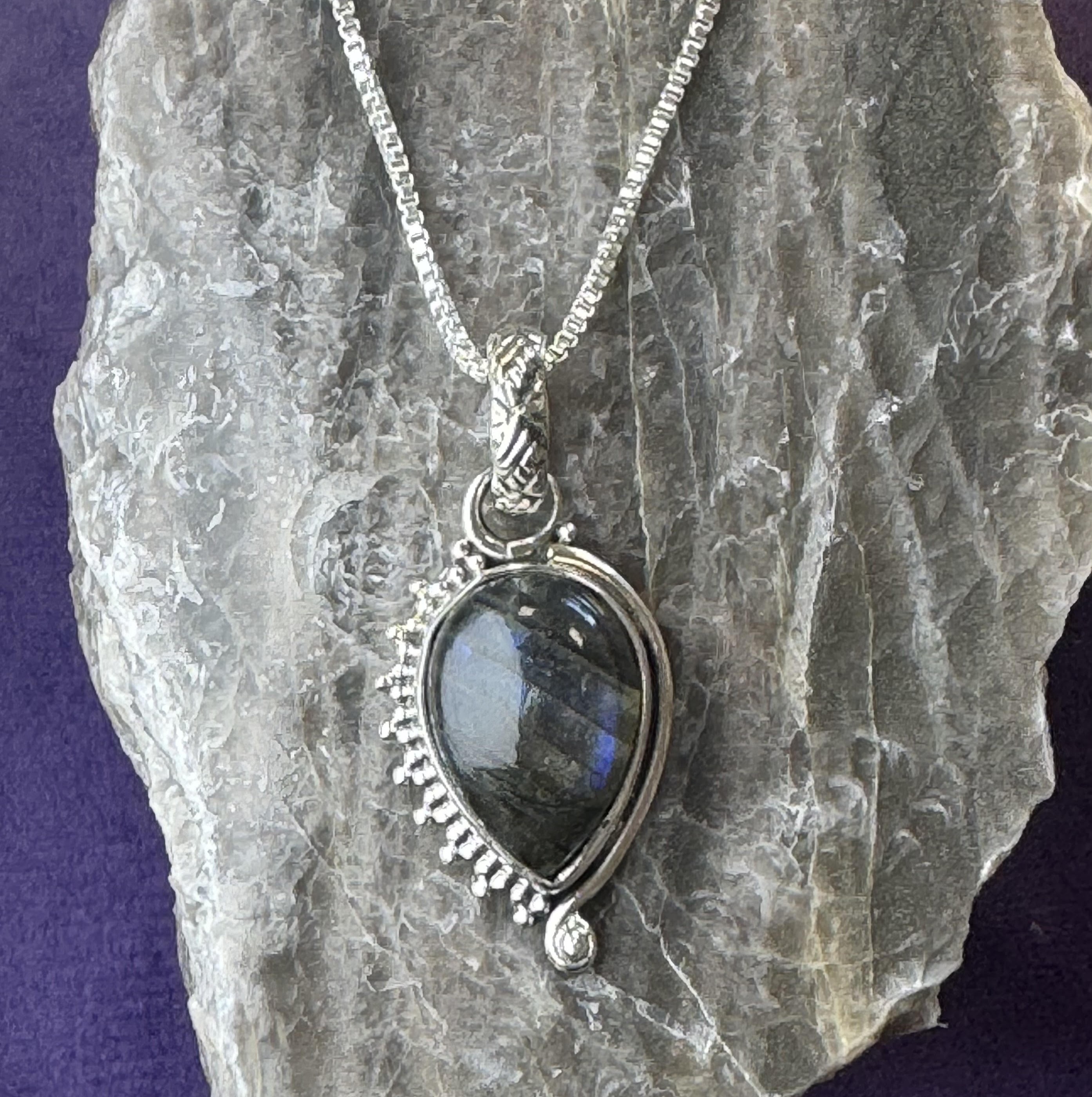 052227882800226-moonstone-necklace-17220731859855.jpg