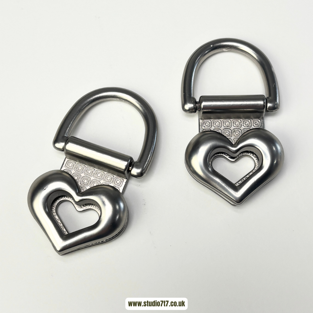 767-brushed-silver-heart-strap-anchors-17881266455112.png