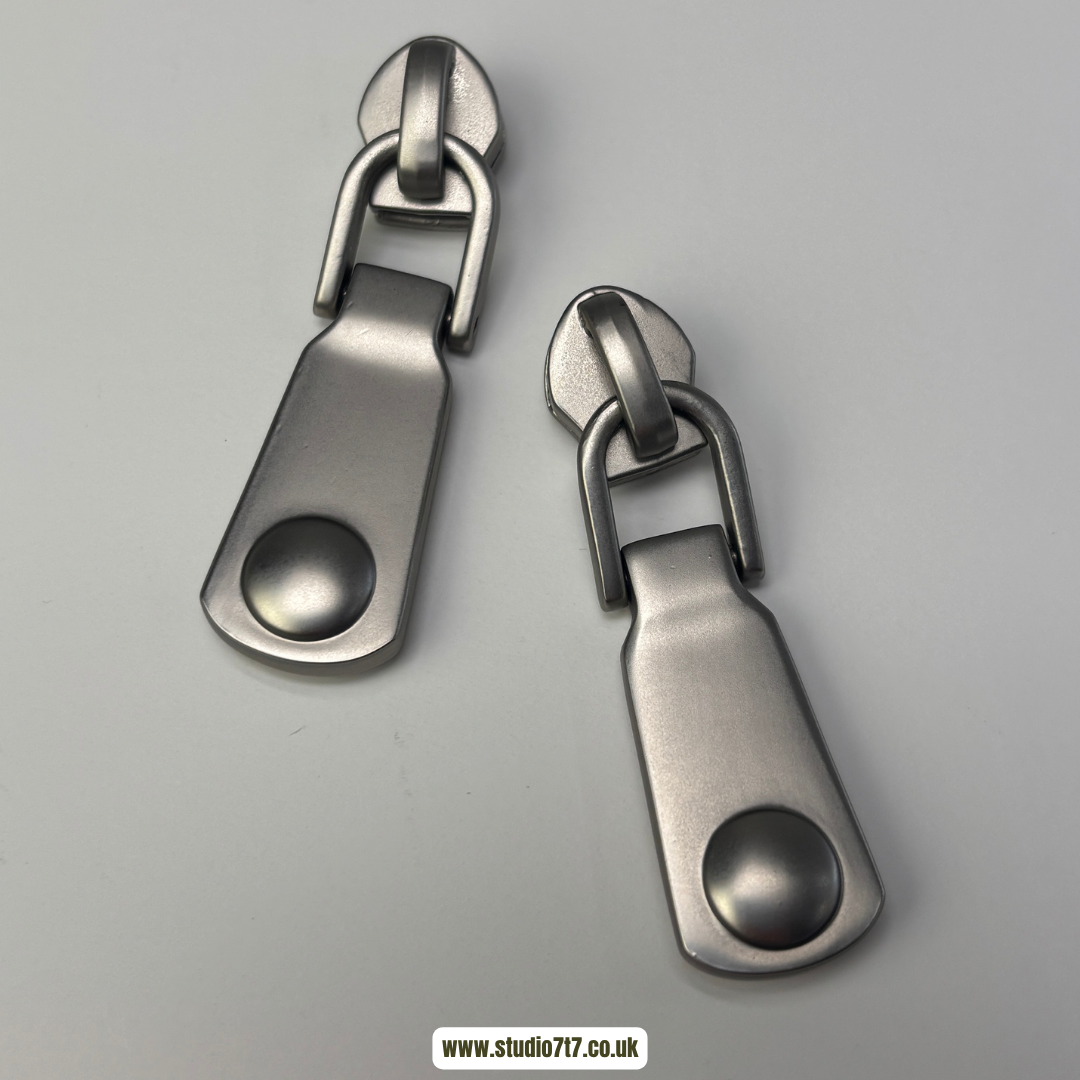767-chunky-brushed-silver-zipper-pulls-17881266449325.png