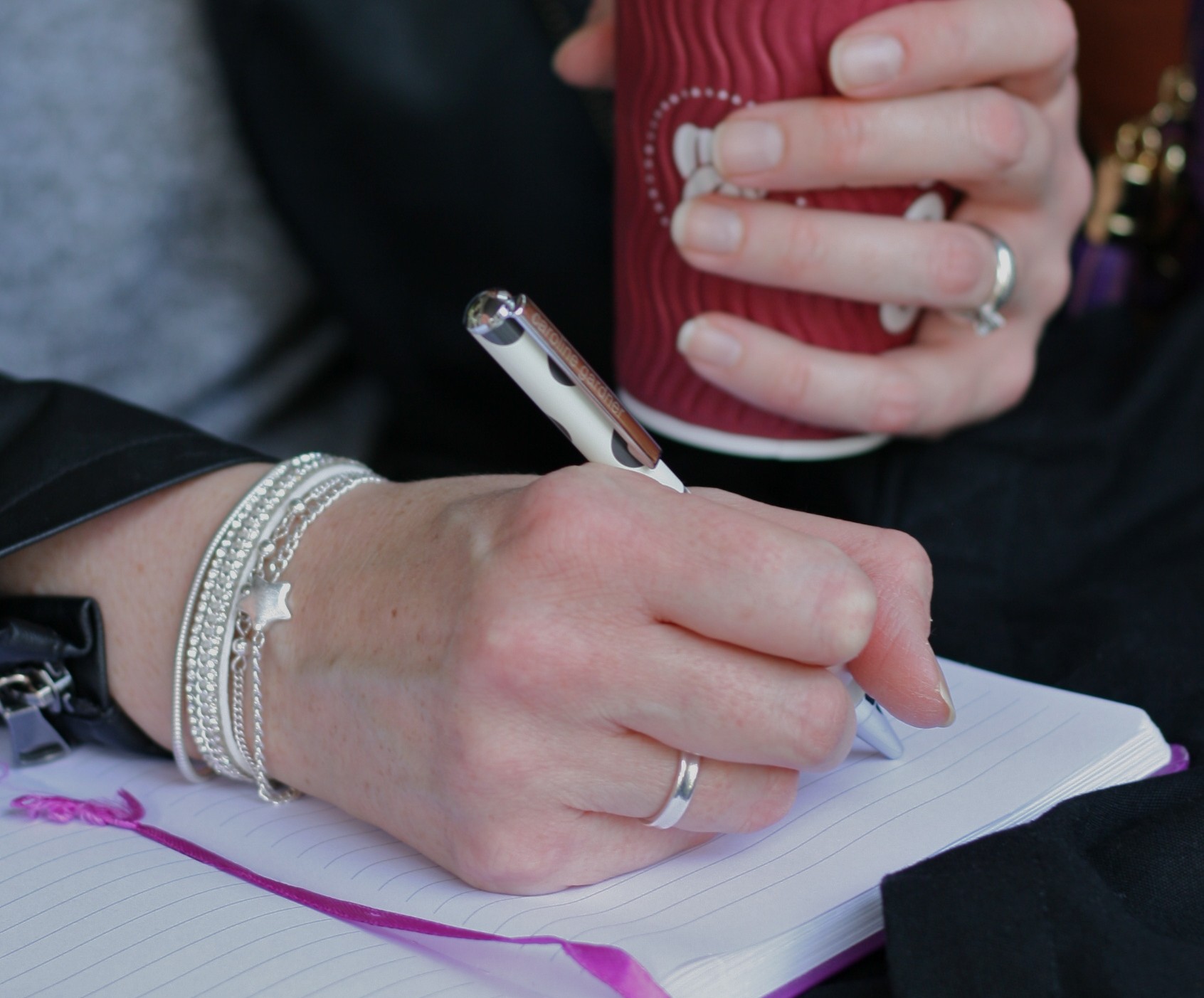 069016921403194-hot-choc-bracelet-pen.jpg