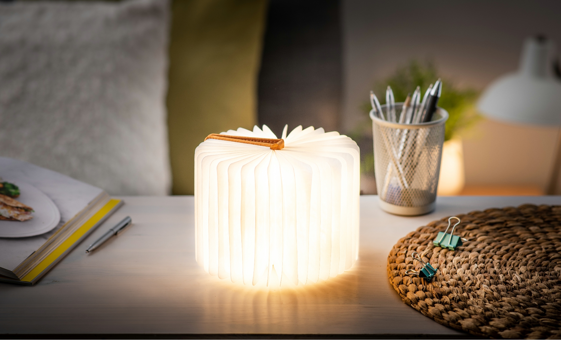 900-book-light-360-17126208335911.jpeg