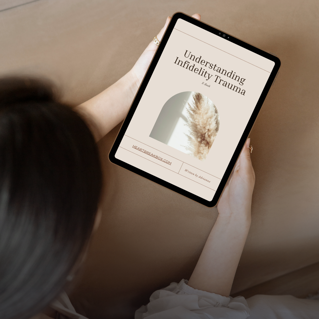 571-new-product-feature-gradient-promotion-tablet-mockup-instagram-post-16954028623511.png