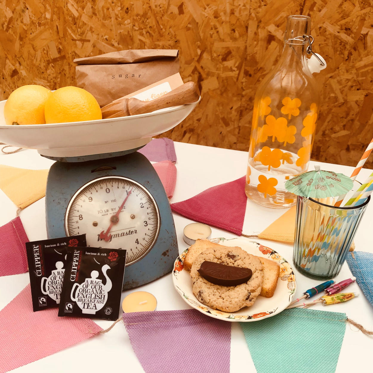 1215-lemonade-badge-scene-17505220770341.jpg