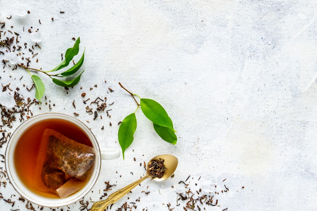 27-top-view-of-a-cup-of-tea-picture-id1001387004.jpg