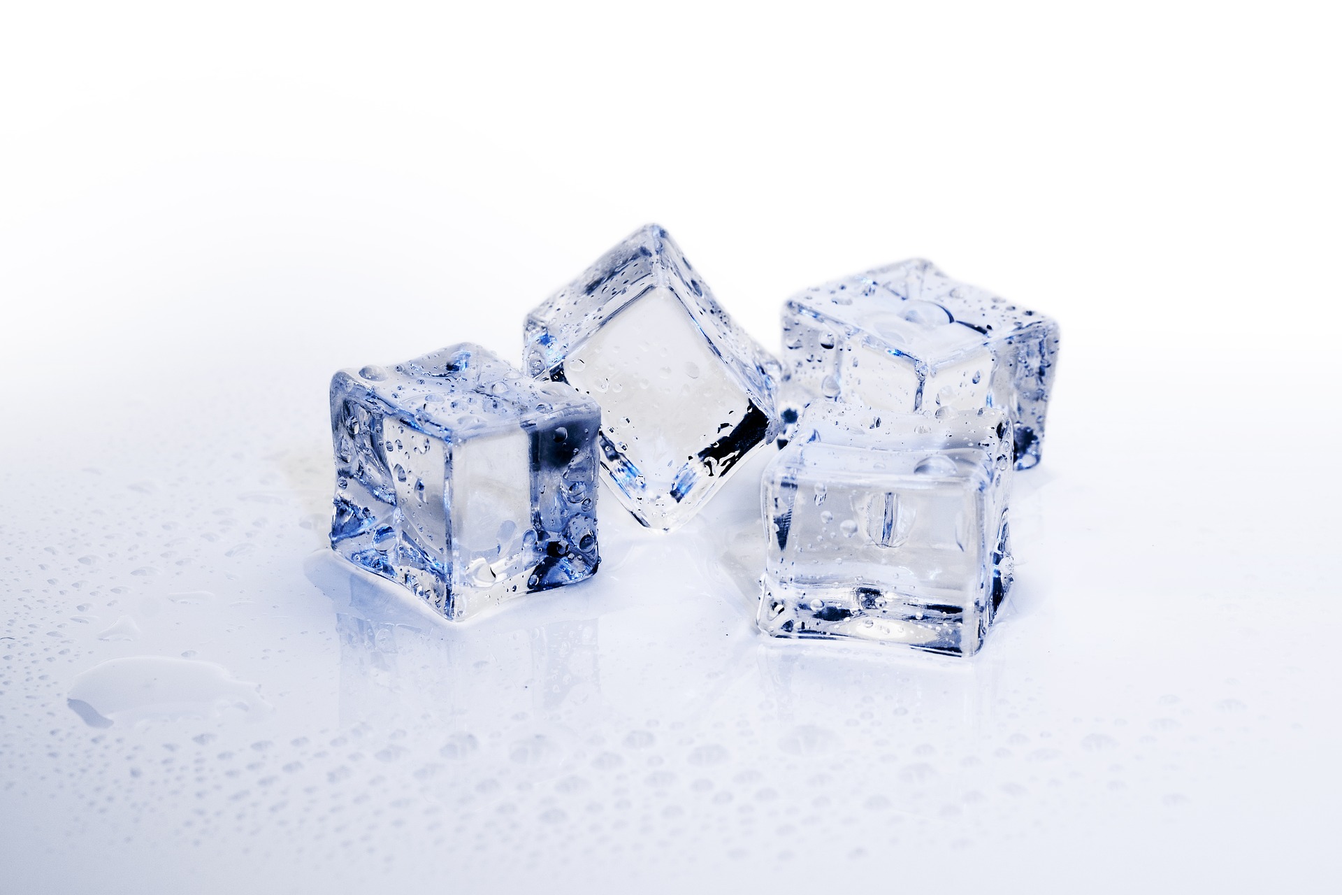 120-ice-cubes-ge49e46fff1920.jpg