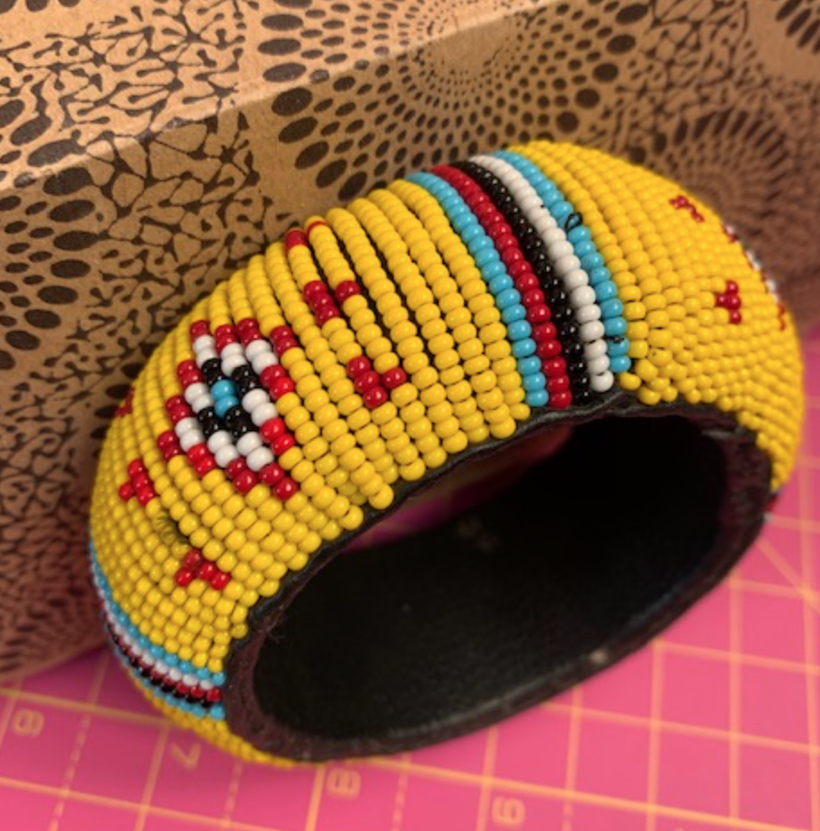 22229129241833-wax-and-wraps-kenyan-beaded-bracelet-yellow-16083236052485.png